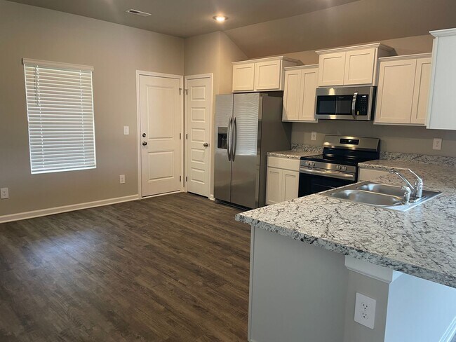 Building Photo - Stunning 3-Bedroom Ranch Home in Kendall Trails – New Construction