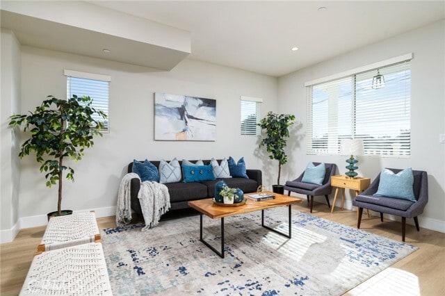 Building Photo - 800 N Amelia Ave