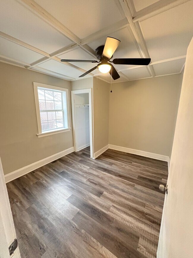 Building Photo - 929 Worden Rd