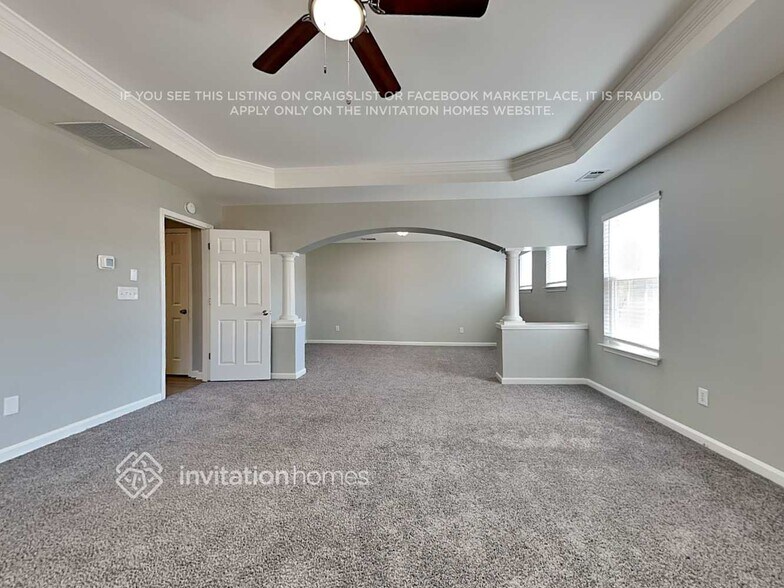 Building Photo - 323 Viceroy Curve