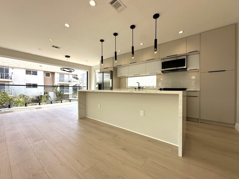 Building Photo - 38 Paloma Ave