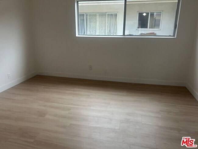 Building Photo - 3603 Mentone Ave