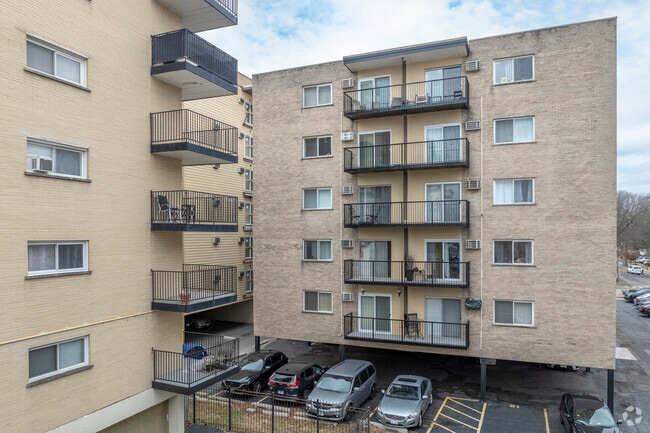 Building Photo - Forest Place Condominiums