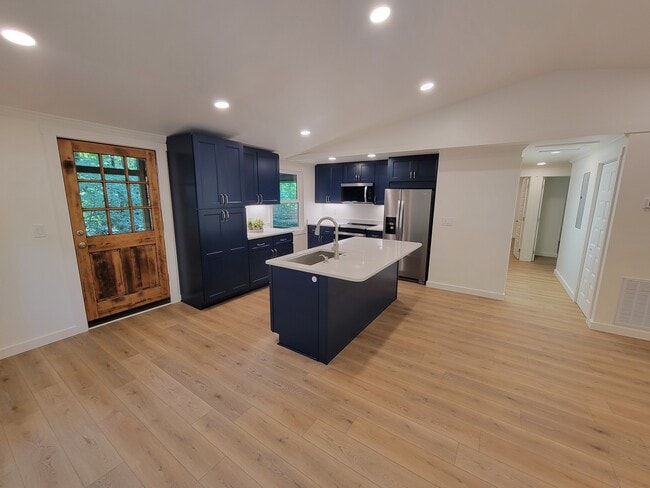 Building Photo - 66 Lundy Ln
