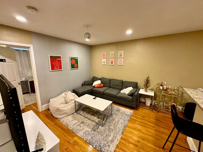 Building Photo - 56 Egmont St