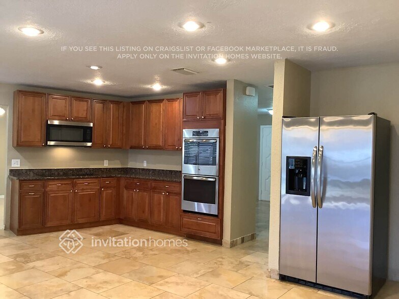 Building Photo - 2716 Briarpatch Dr