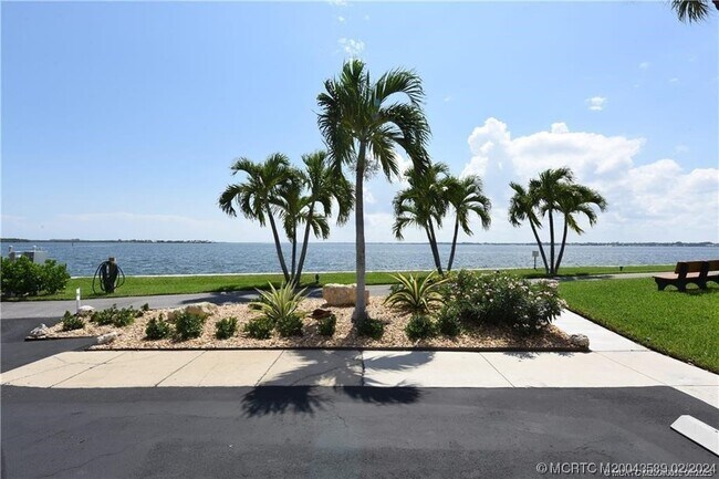 Building Photo - 3442 NE Causeway Blvd
