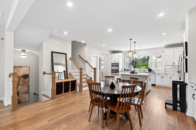 Building Photo - 4730 Cypress Tree Ln