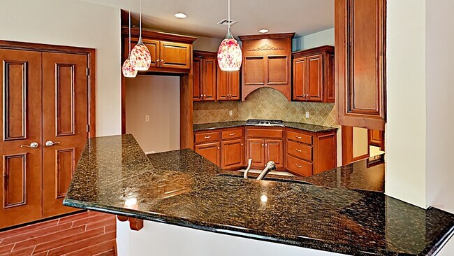 Building Photo - Very Nice 3 Bedroom 2.5 Bathroom House + Office