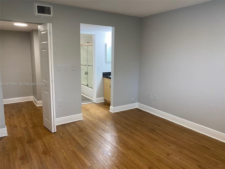 Building Photo - 9981 Nob Hill Ct