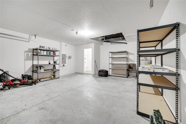 Building Photo - 330 Pheasant Dr