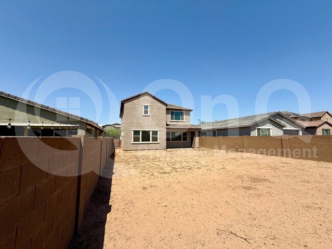 Building Photo - 9131 W Glenrosa Ave