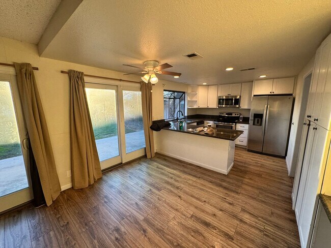 Building Photo - Elegant 4-Bed, 3-Bath Two-Story Home with Spacious Backyard and Private Downstairs Suite