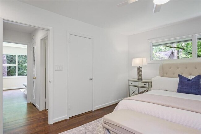 Building Photo - 2800 Mornington Dr NW