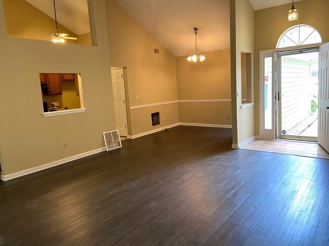 Building Photo - 2111 Boone Pl