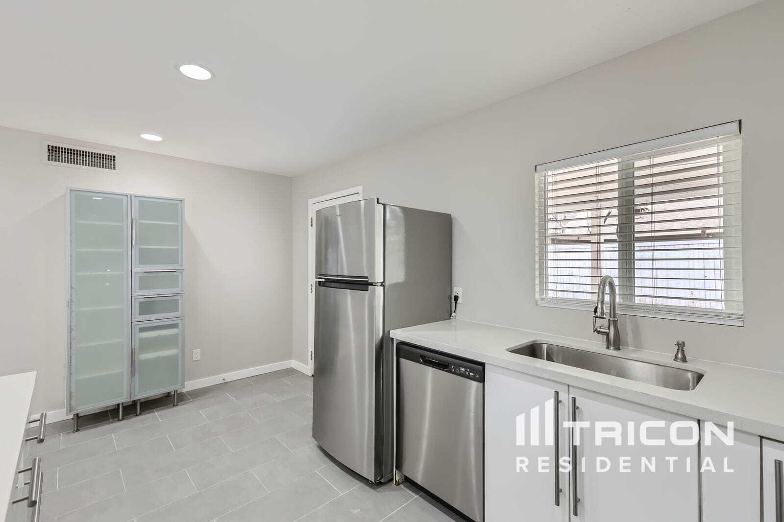 Building Photo - 3018 W Blackhawk Dr