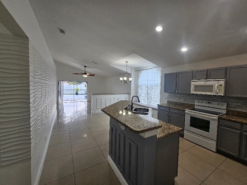 Building Photo - 12786 Maribou Cir
