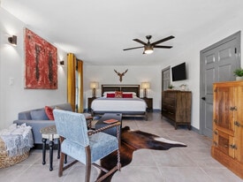 Building Photo - 401 Green Mountain Dr