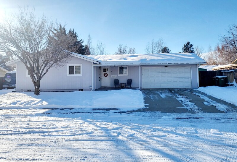 Building Photo - 209 Sandstone Dr