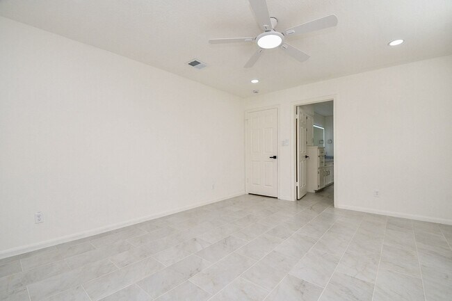 Building Photo - 11615 Trailmont Dr