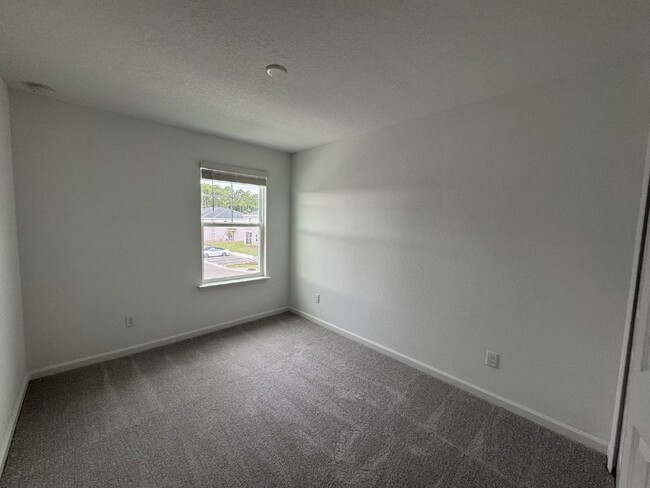 Building Photo - Brand New!! Mill Creek Townhome