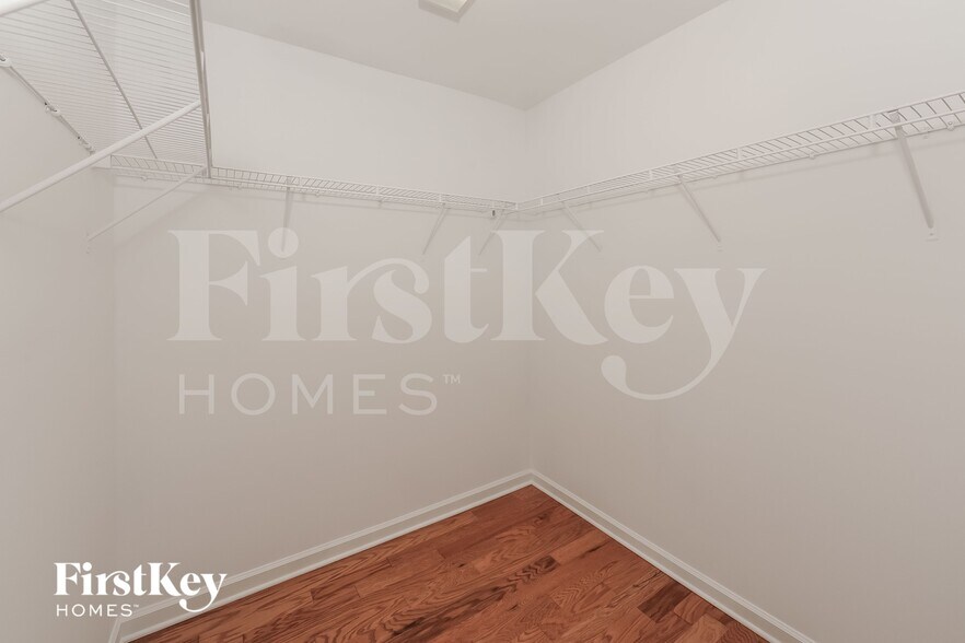 Building Photo - 432 Parkstone Dr