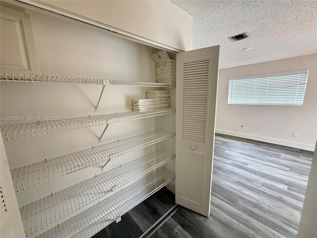Building Photo - 4300 Landar Dr