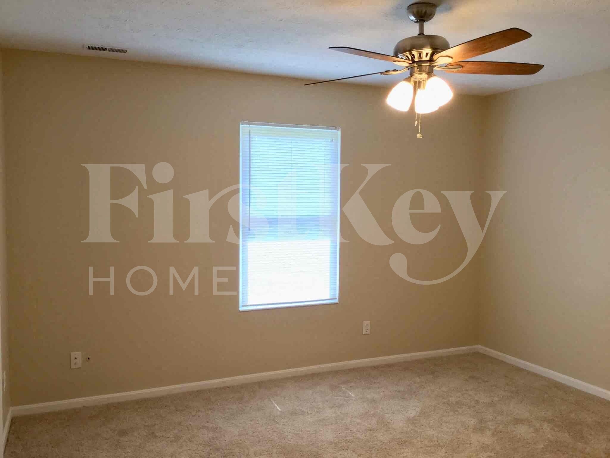 Building Photo - 687 Bobolink Ct
