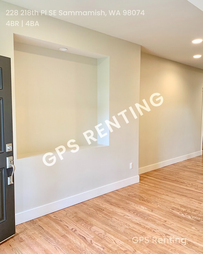 Building Photo - Available Now! Spacious 4BR Home in Pine M...