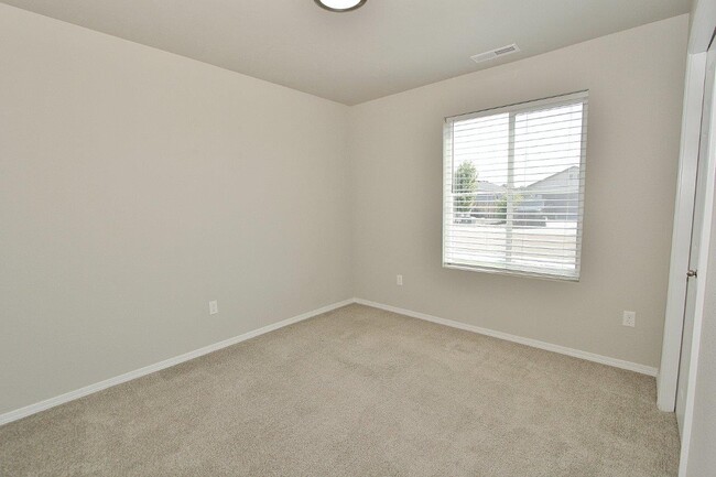 Building Photo - 16901 Carmichael Ave