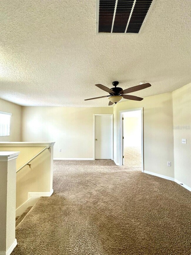 Building Photo - 410 Canna Dr