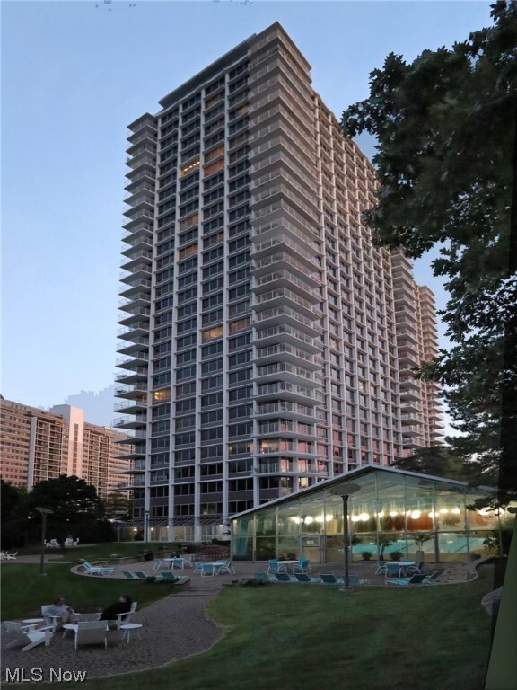 Building Photo - 12700 Lake Ave