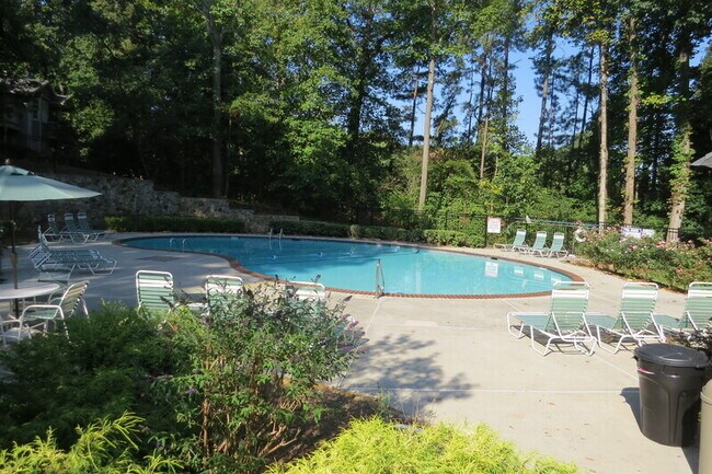 Building Photo - 807 Country Park Dr