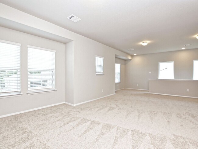 Building Photo - 5 BR + Office /2.5 BA - 2637 SF - Cloverleaf in SOUTH AUSTIN!