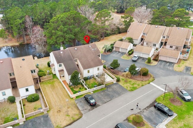 Building Photo - 4088 Fairway Lakes Dr