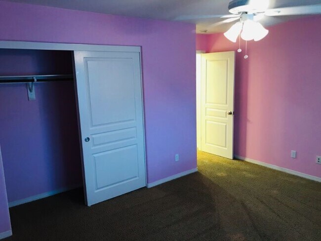 Building Photo - 45611 Basswood Ct