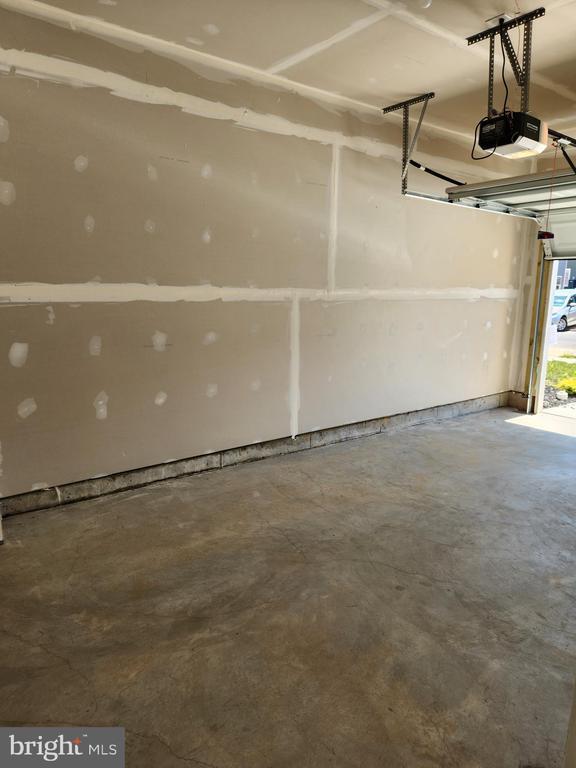 Building Photo - 115 Rae Ct