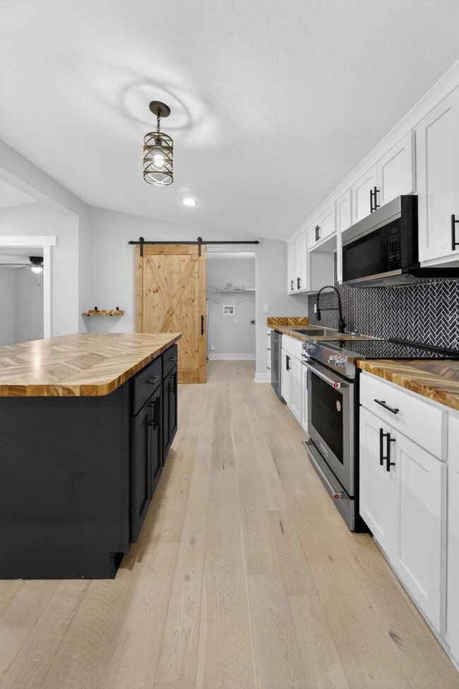 Building Photo - Beautiful  Home in Southside – MOVE IN SPECIAL