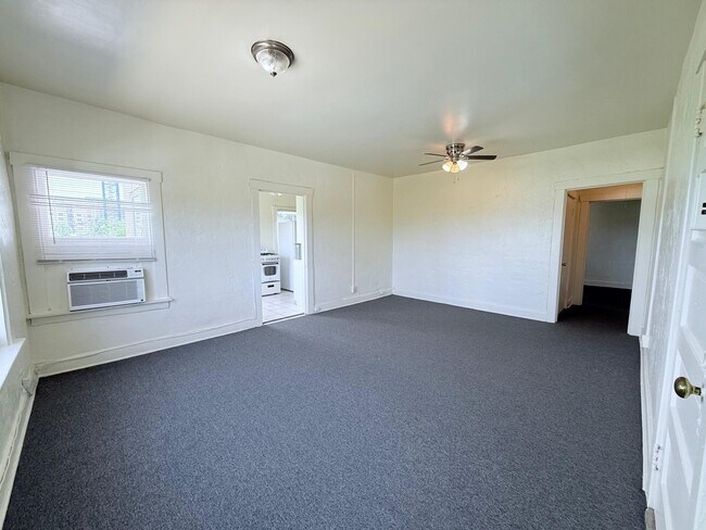 Building Photo - 2010 Broward Ave
