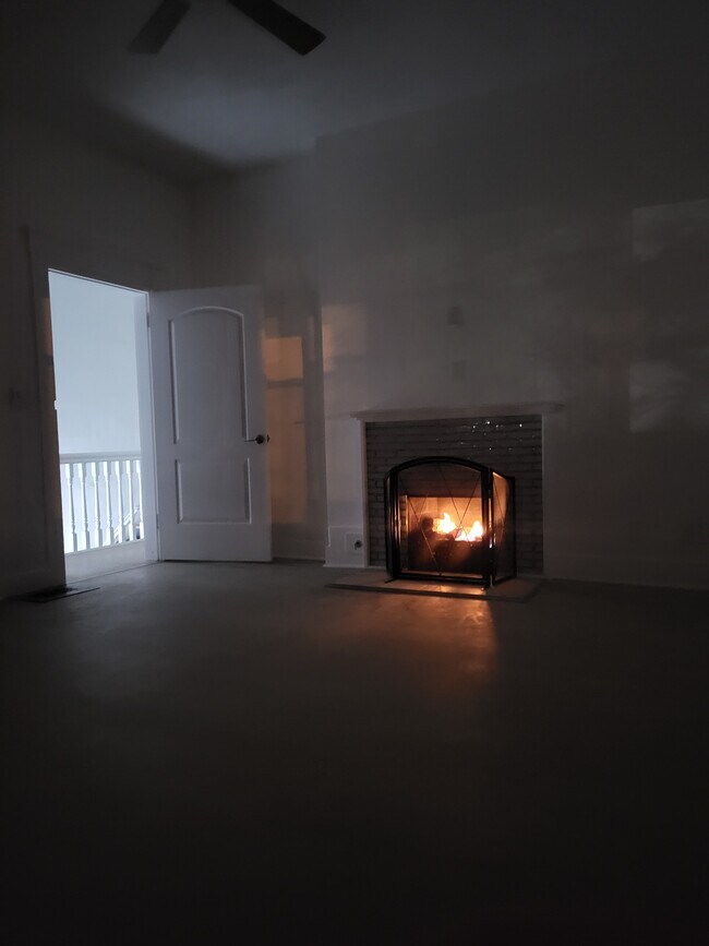 Building Photo - 1616 Ellwood Ave