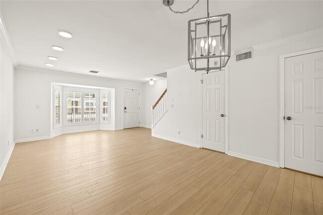 Building Photo - 609 S Glen Ave