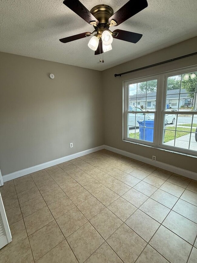 Building Photo - Charming 2 bedroom, 2 bath Home HEATHER LAKES