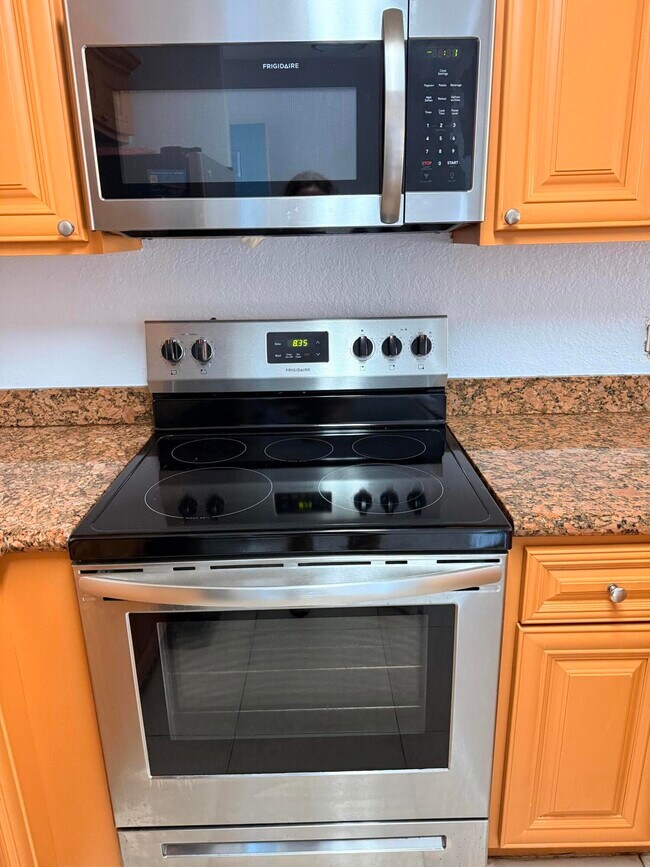 Building Photo - 1541 Balfour Point Dr