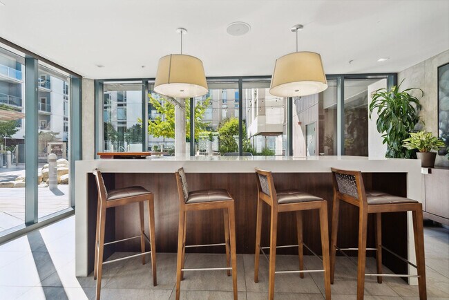 Building Photo - 185 Channel St