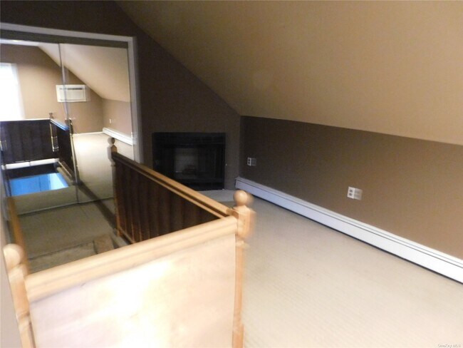 Building Photo - 360 Woodland Dr