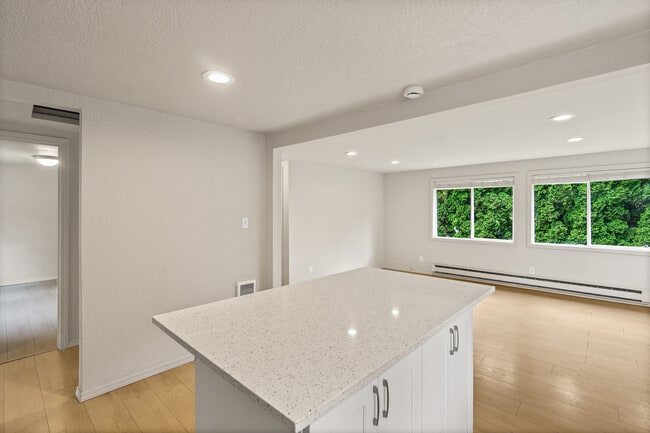 Building Photo - 8005 NE 143rd St