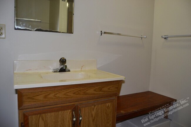 Building Photo - Carmona Area | Home | 71ColLWy
