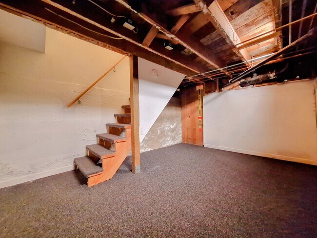 Building Photo - N11T88-90