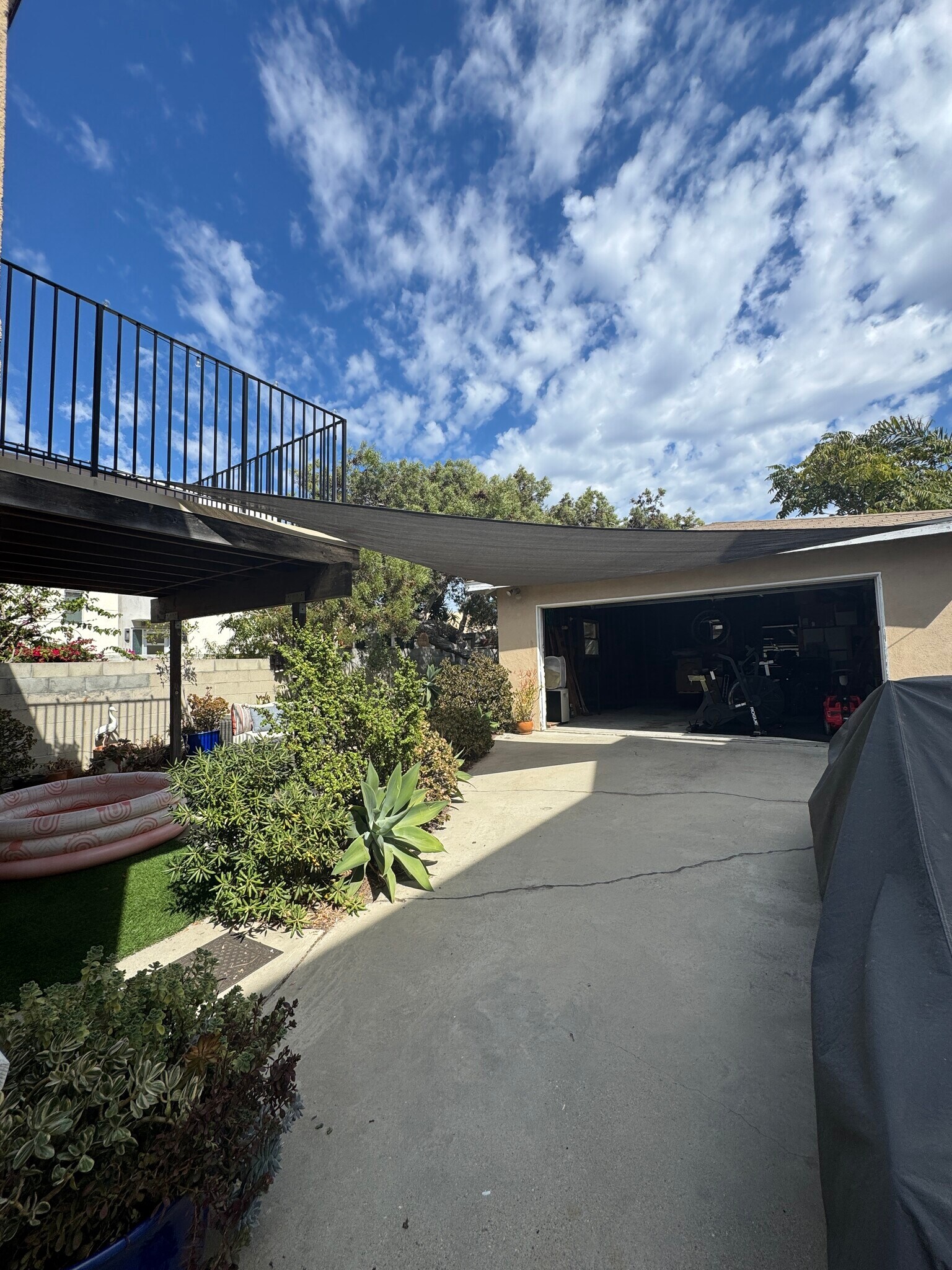Building Photo - 714 Loma Dr