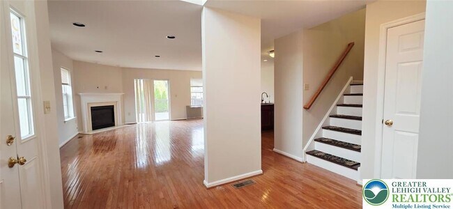 Building Photo - 3791 Knight Dr